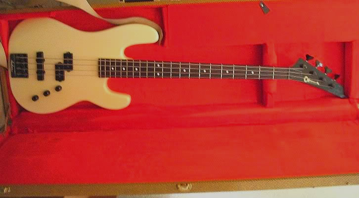 charvel003-1.jpg