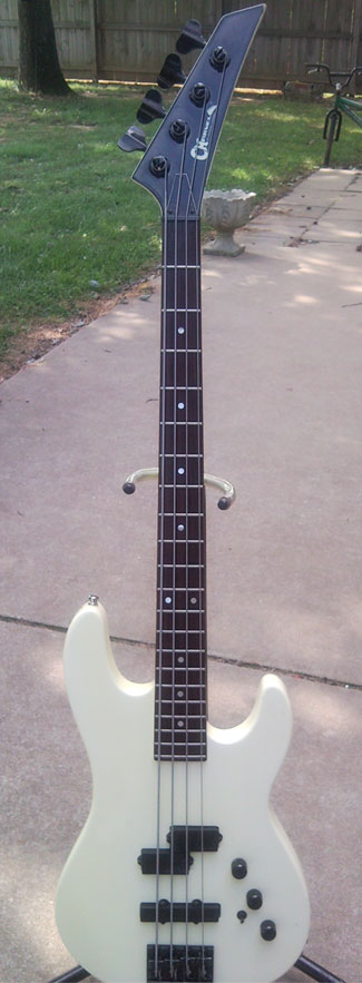 charvel1.jpg