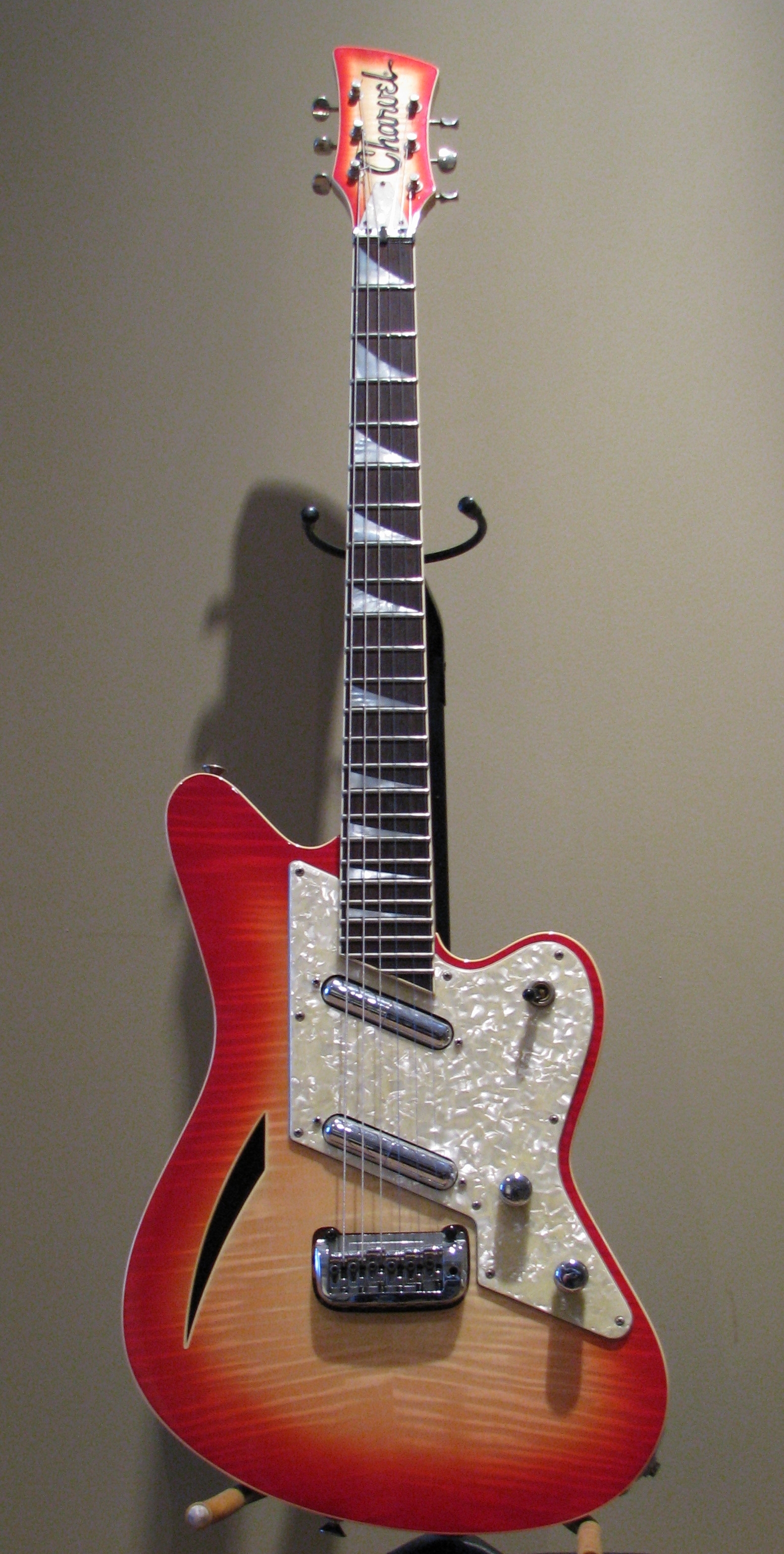 Charvel_Surfcaster.jpg
