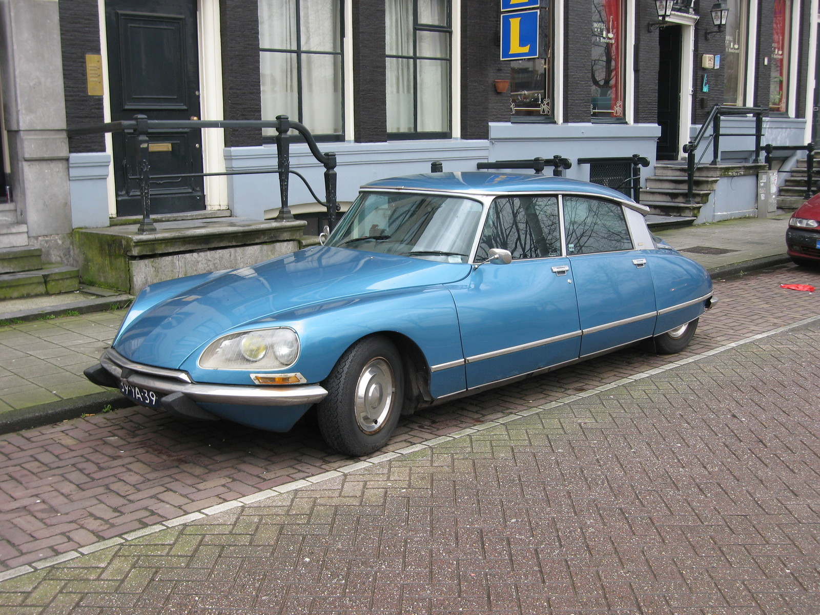 Citroen_ds.jpg