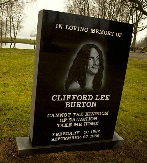 Cliff Burton b.jpg