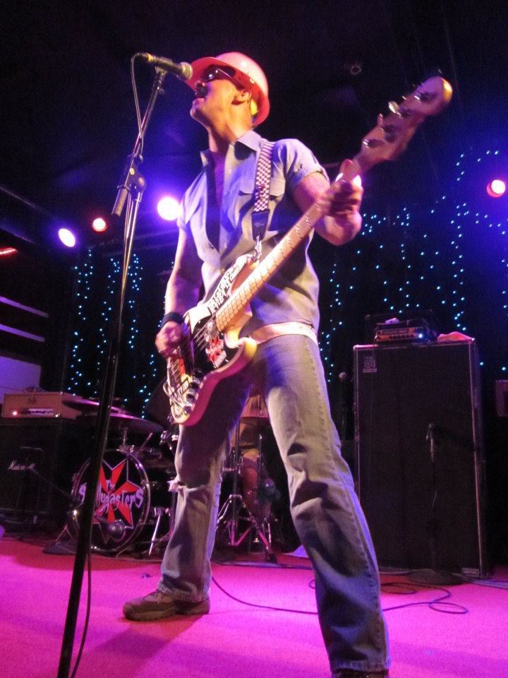 Constructionworkercostume-GigShot.jpg
