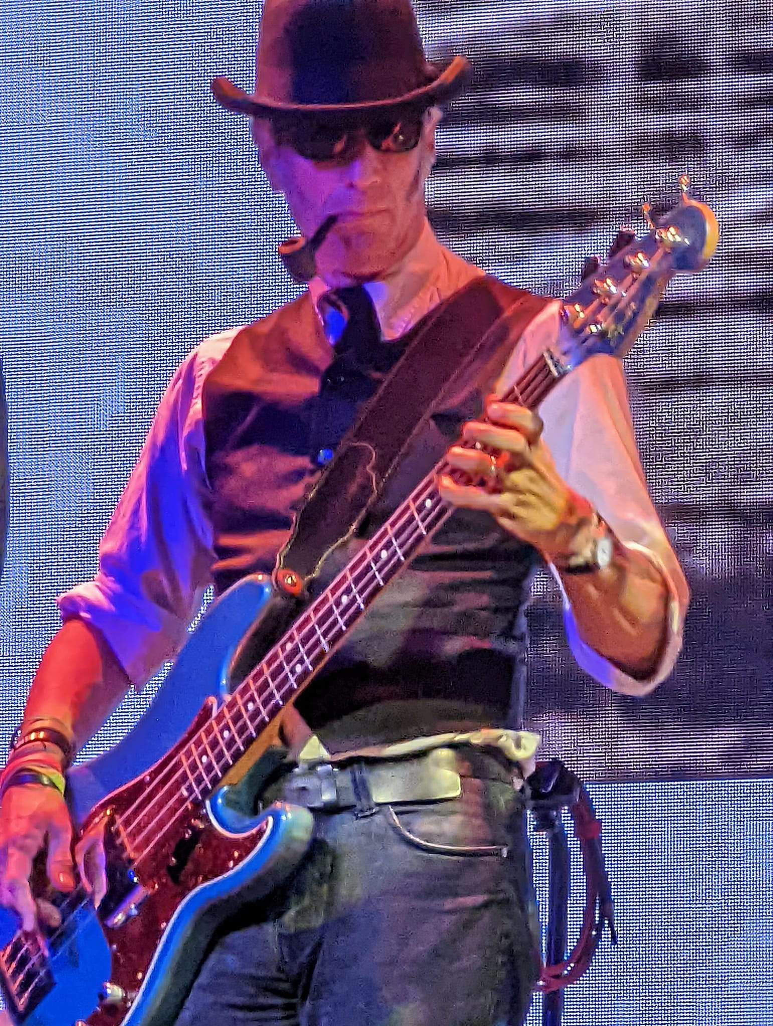 coolbassplayer.jpeg