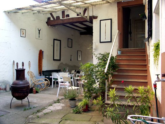 courtyard1.jpg