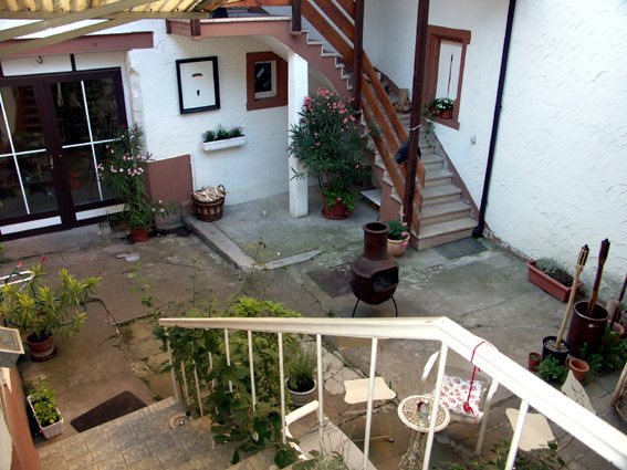 courtyard2.jpg