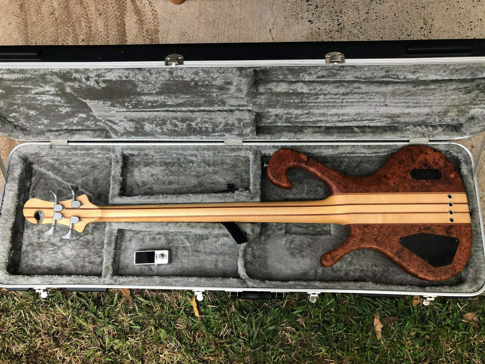 custom bass 4.jpg