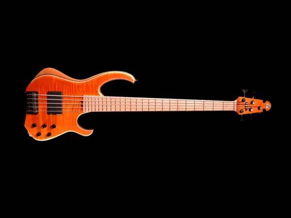 Custom06.jpg