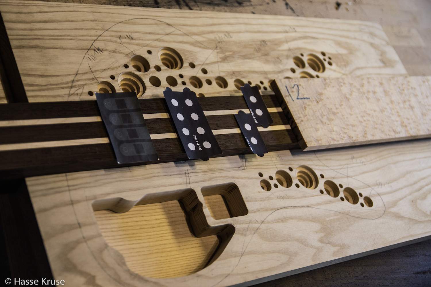 Custom_bass-7986.jpg
