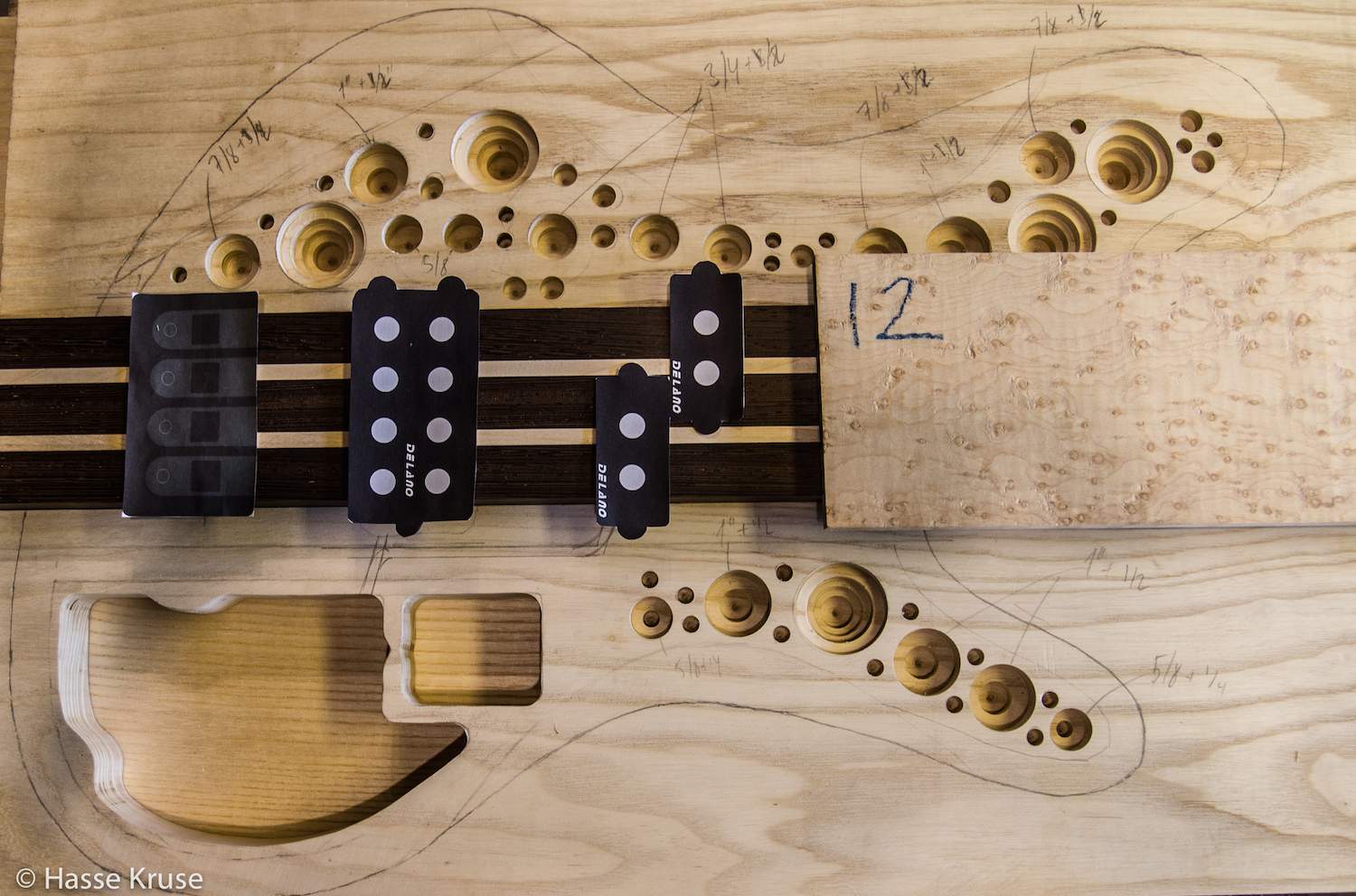 Custom_bass-7988.jpg