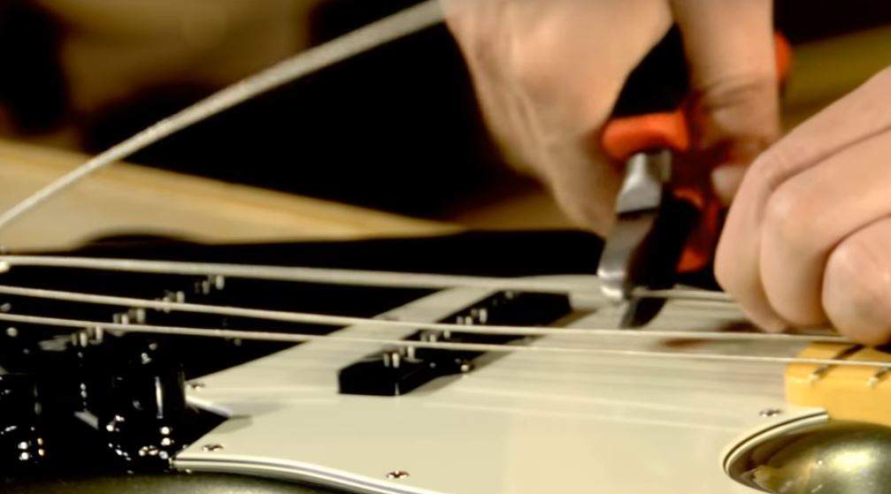 cuttingBassStringsOff.JPG