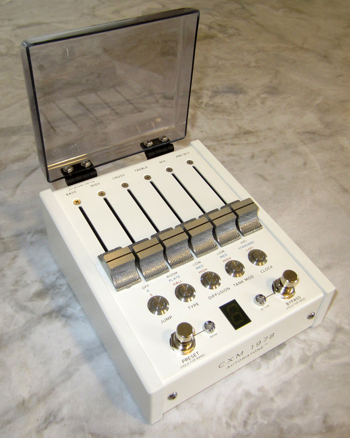 CXM1978-02-900.jpg