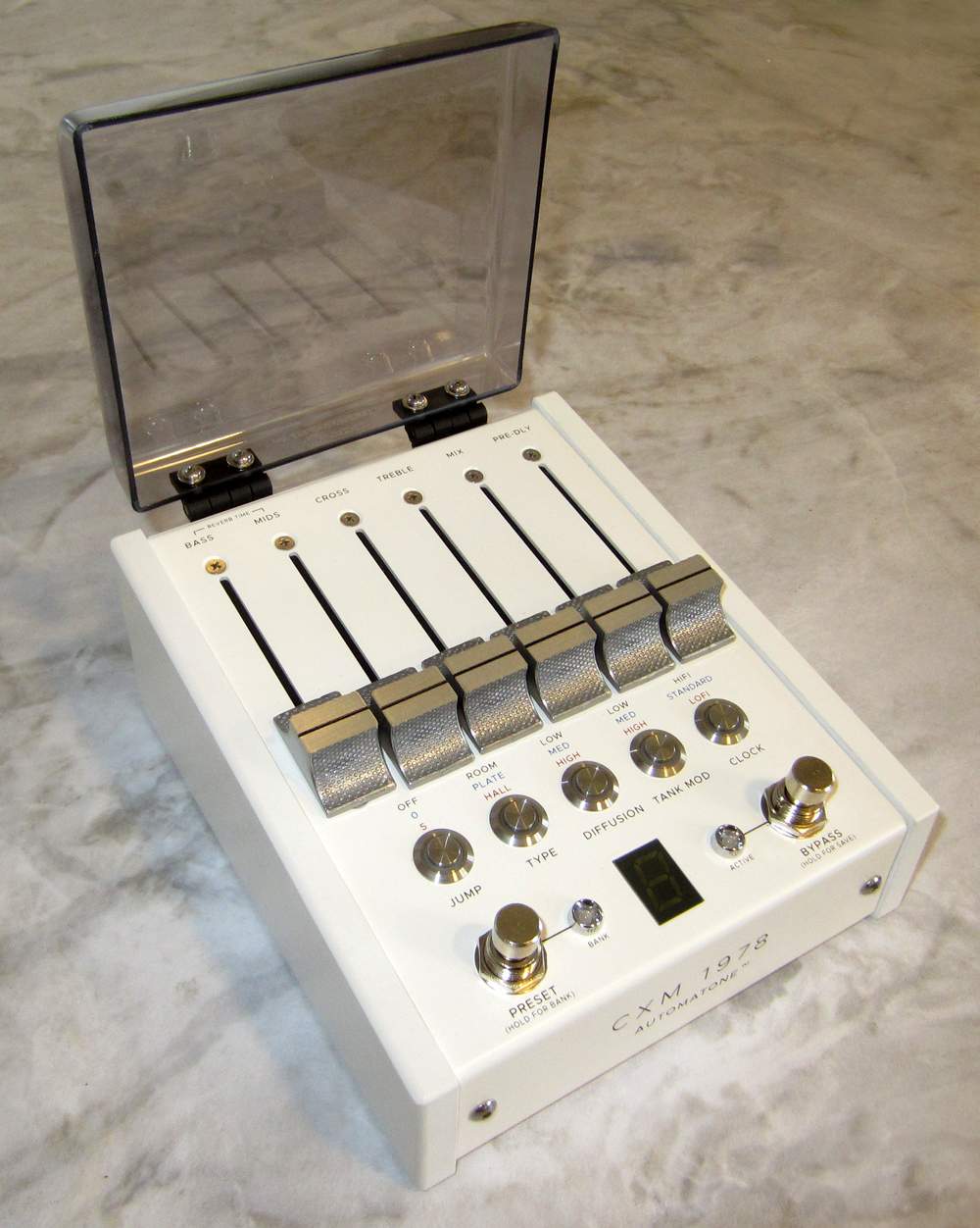 CXM1978-02.jpg