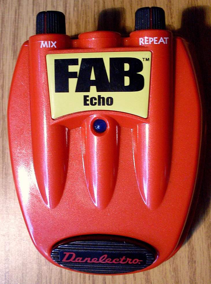 Danelectro_FAB_Echo.jpg