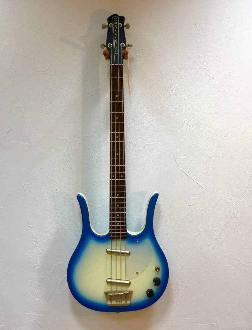 Danelectro_Longhorn.jpg