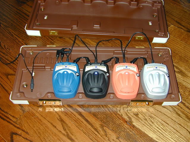 DanelectroPedalboardOpened.jpg