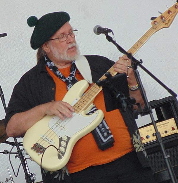 DanWandWbenefit_600x618.jpg
