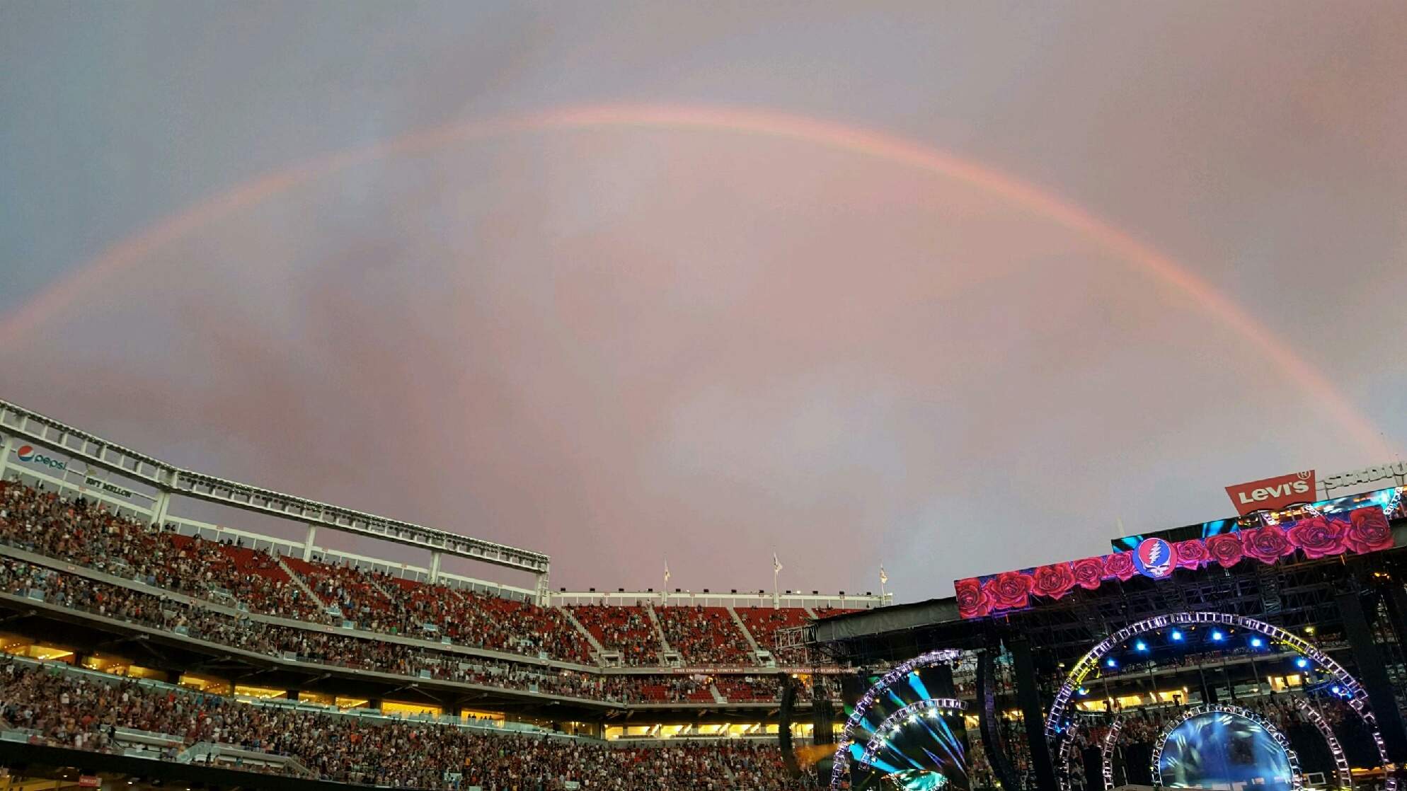 Deadshowrainbow.jpg