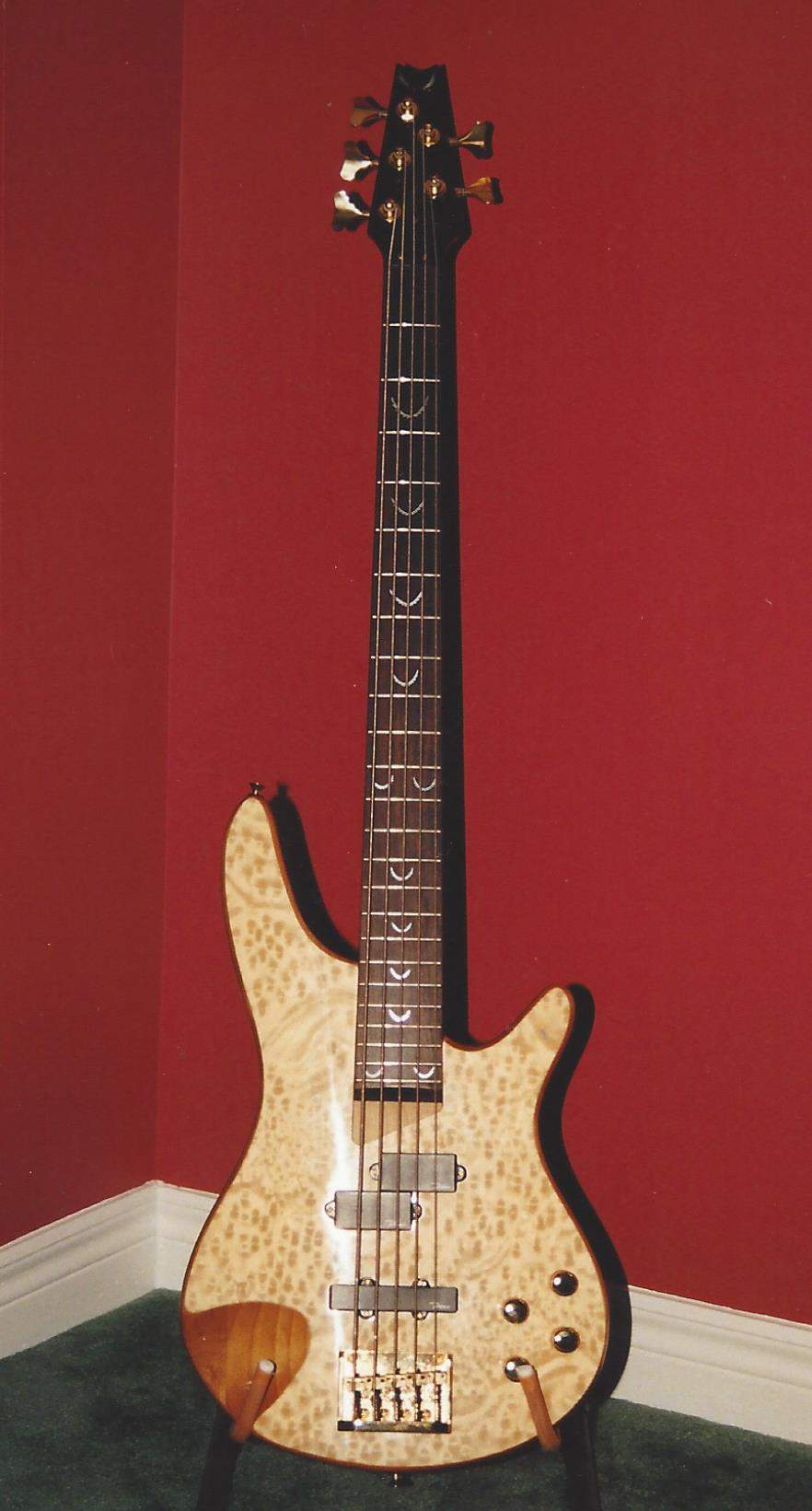 Dean 5-string 1994.jpg