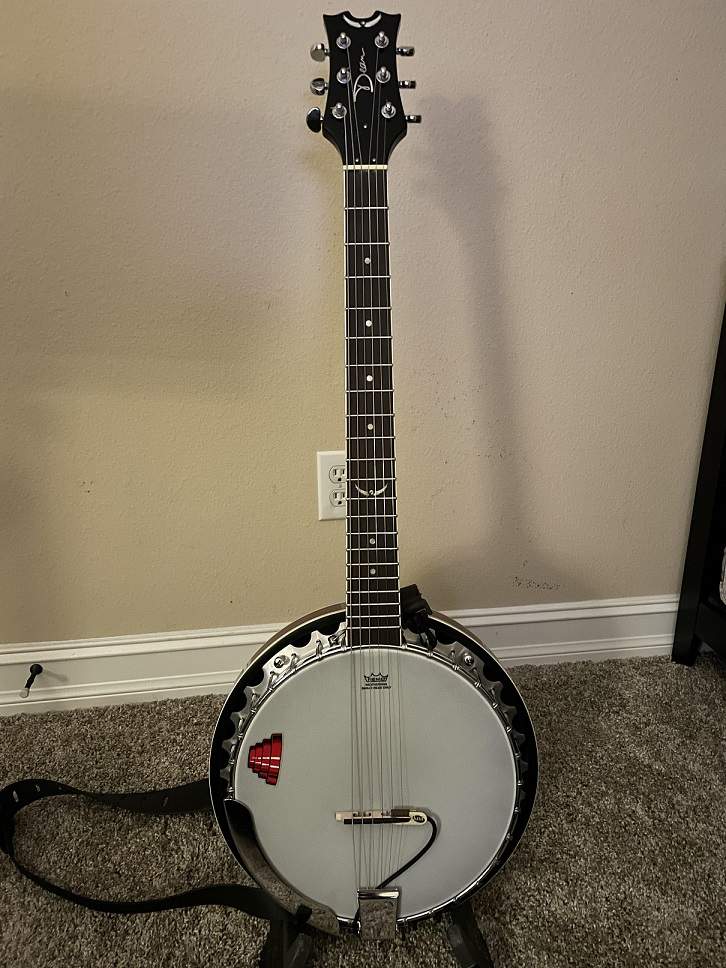Dean Banjo.jpg