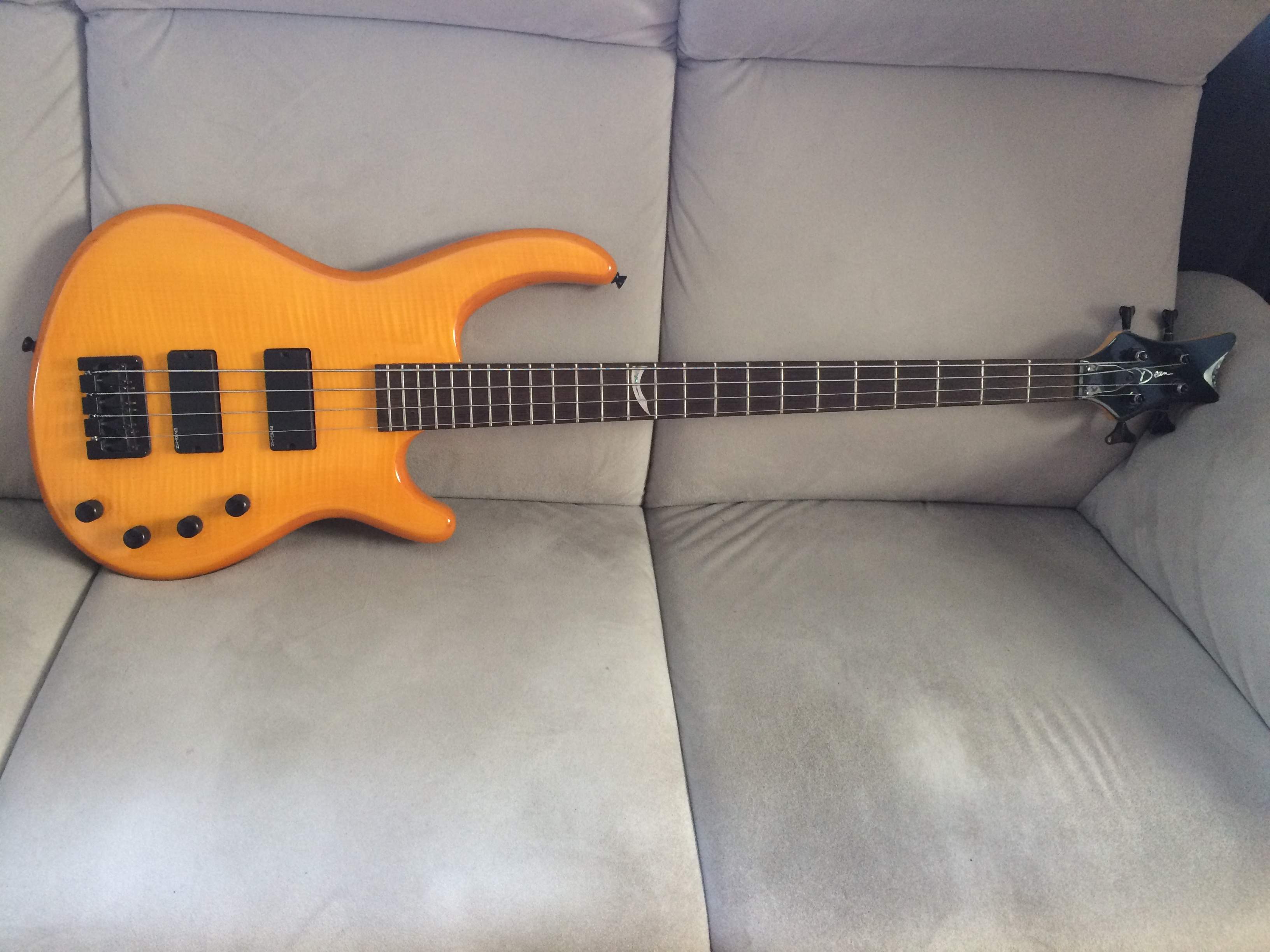 Dean Edge  Custom 00.jpg