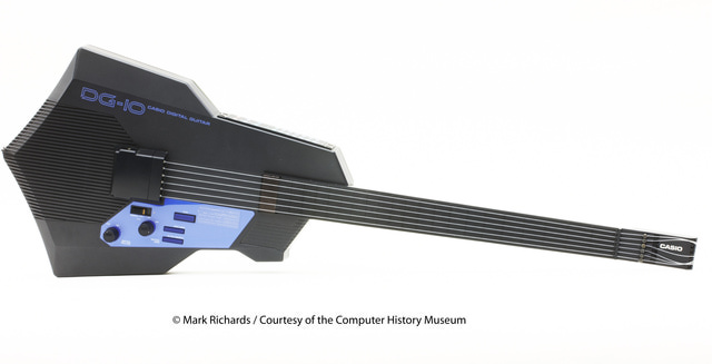 DG-10_Digital_Guitar3.jpg