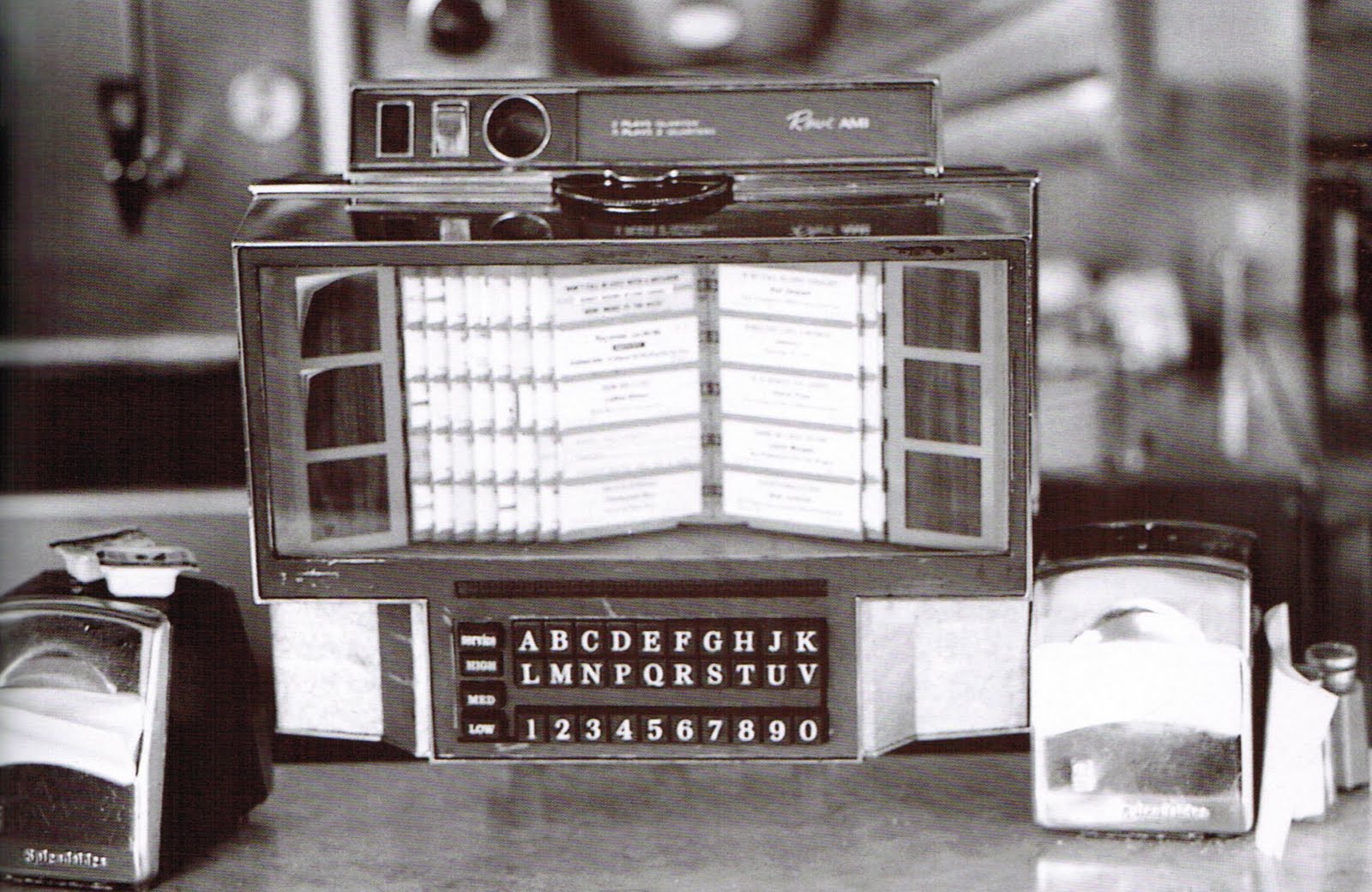 Diner+table+jukebox.jpg