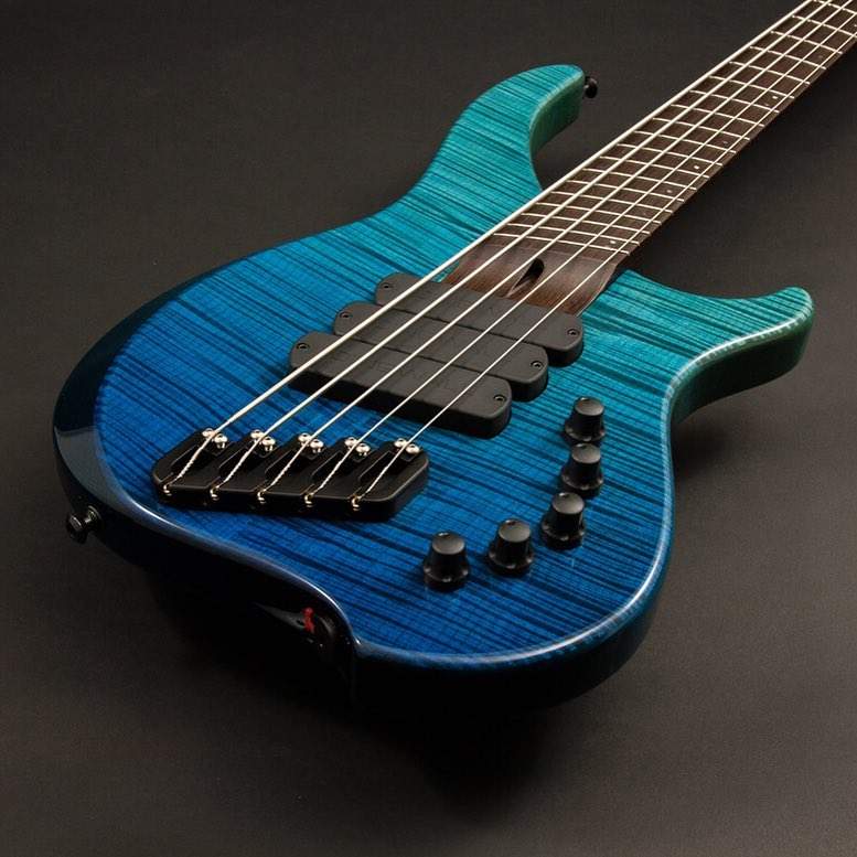 Dingwall fading blue.jpg