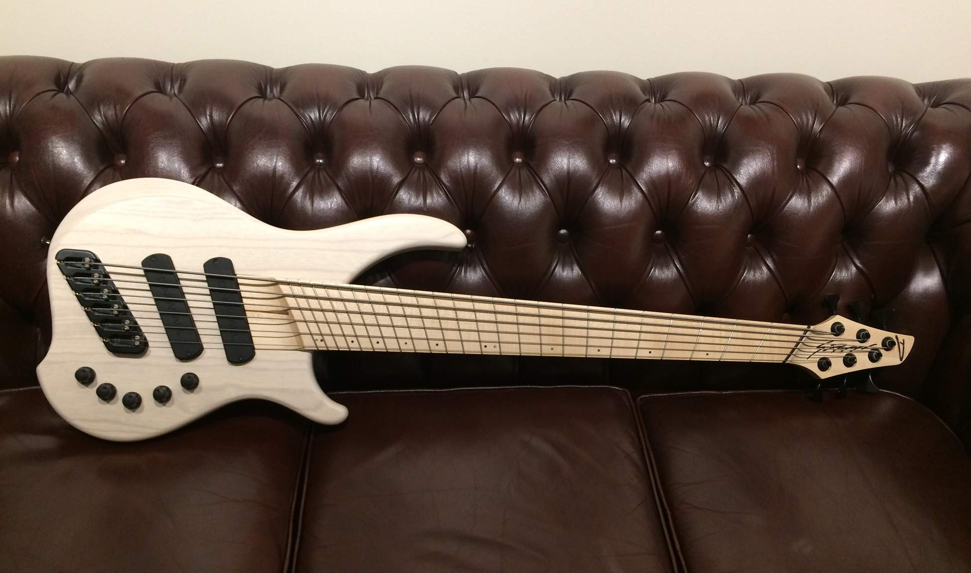 Dingwall white.jpg