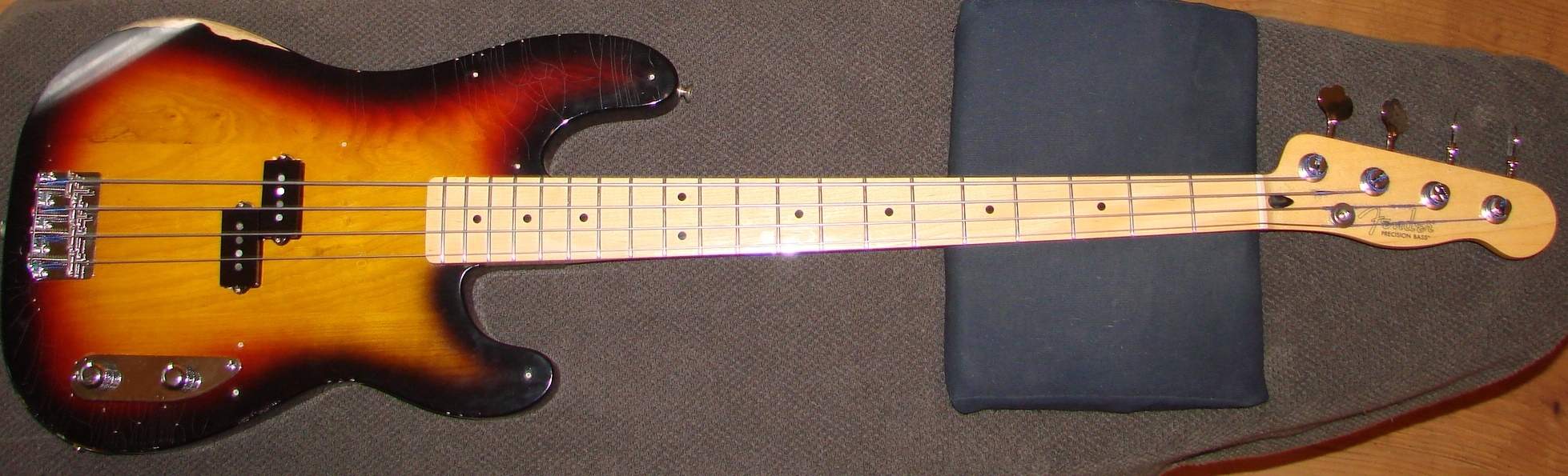 Dirnt Bass 2 (1).jpg