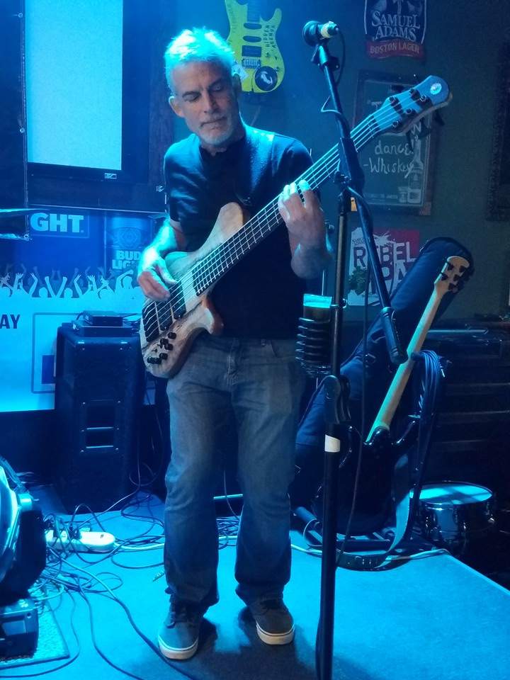 Dola_gig.jpg