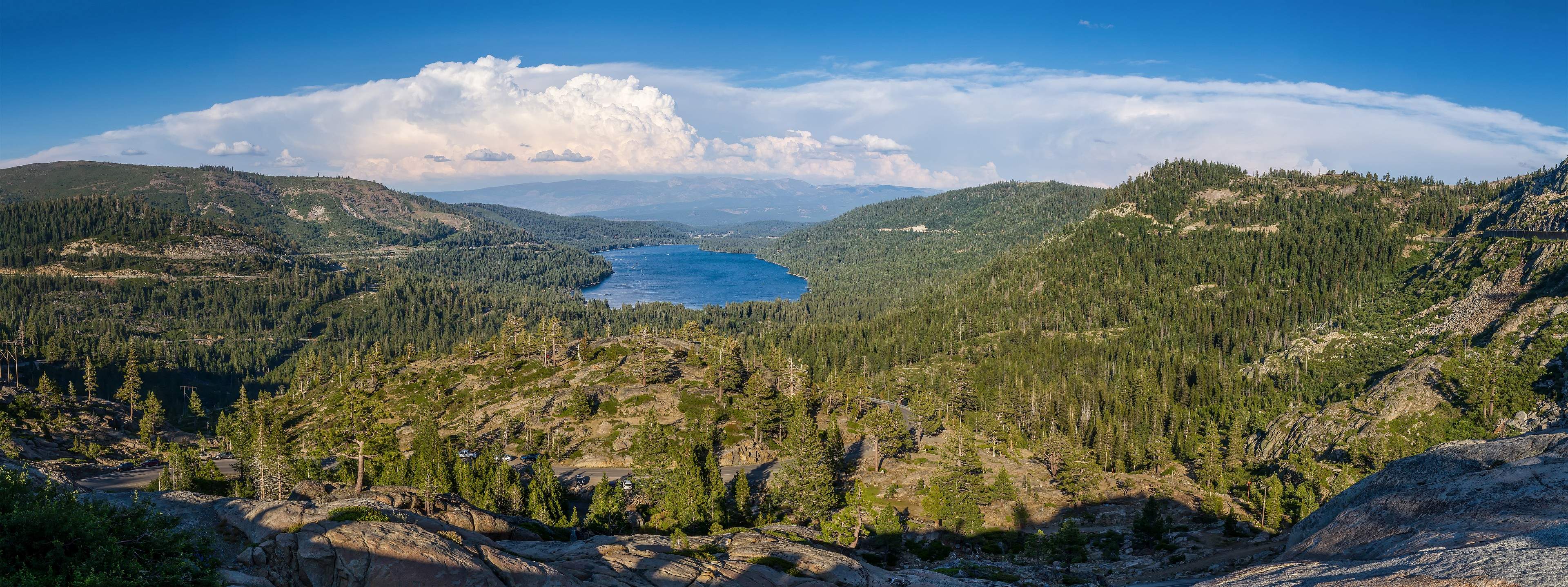 Donner_Lake_as_seen_from_Donner_Pass2.jpg