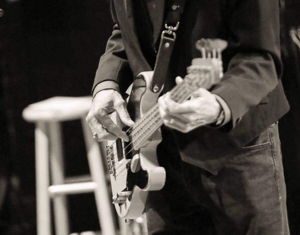 dP right B&W copy.jpg