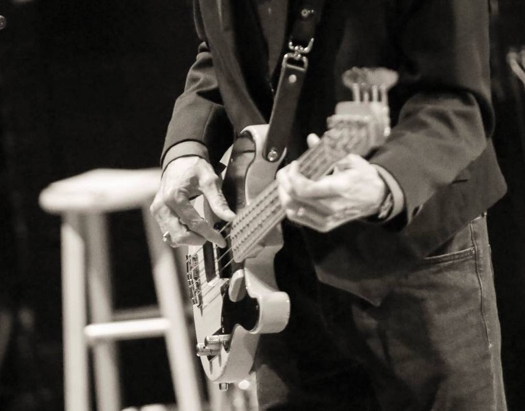 dP right B&W copy.jpg