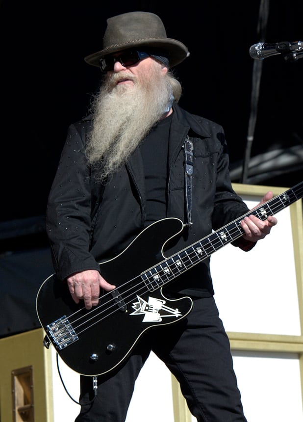 Dusty_hill_finland_2010.jpg