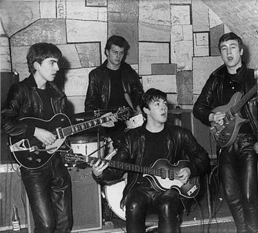 e2f6de26acae716bef3af229f0a2a79c--the-cavern-train-station.jpg
