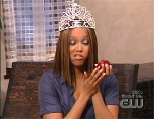 e3_tyra_apple.gif