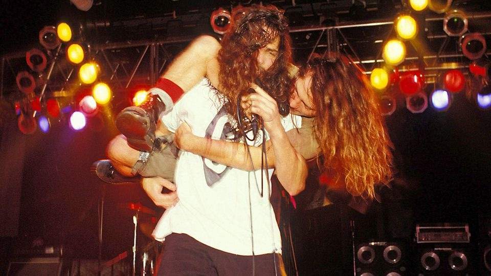 Eddie-Vedder-and-Chris-Cornell.jpeg