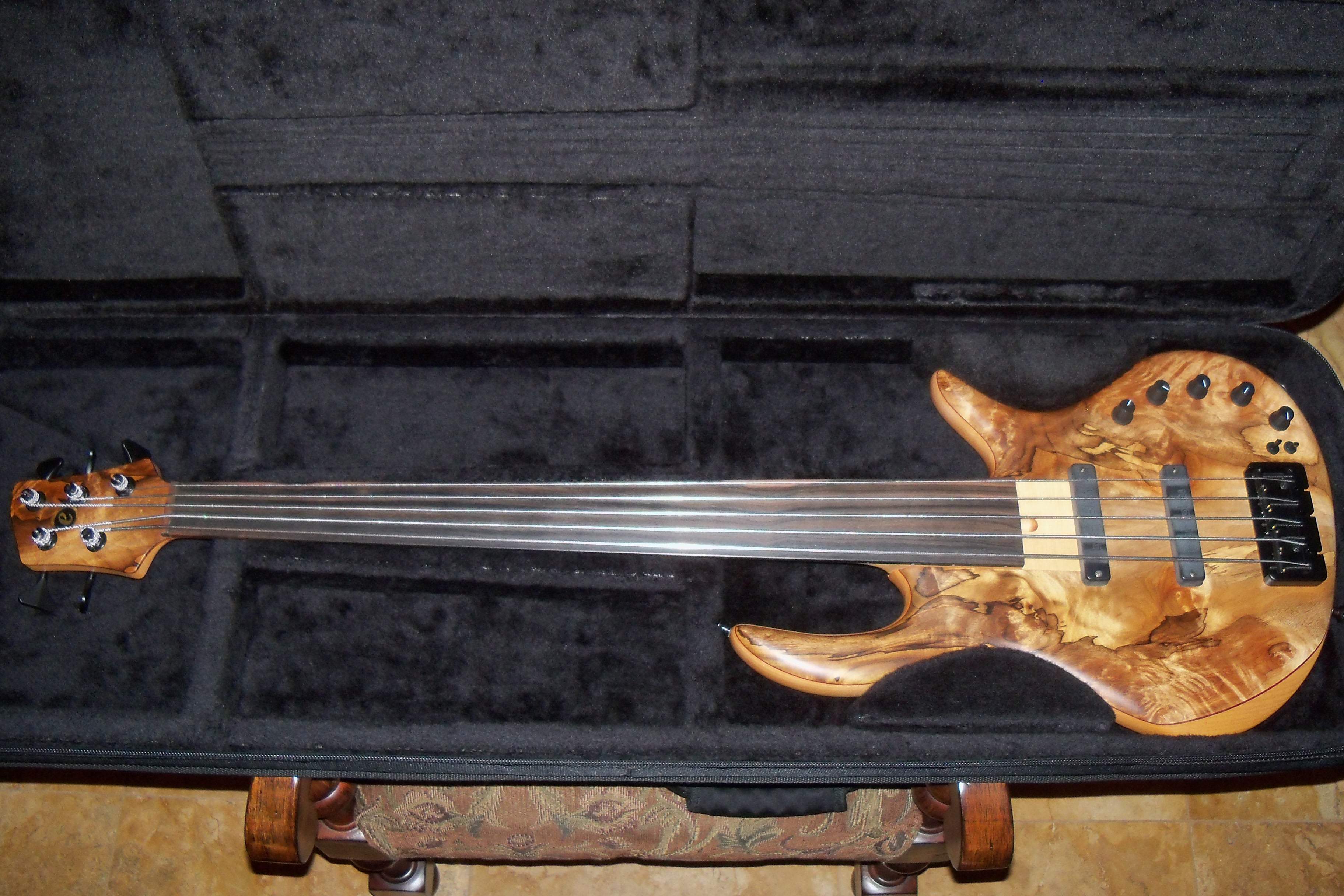 Elrick in case a.JPG
