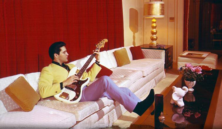 ElviswitholdFenderBass2.jpg