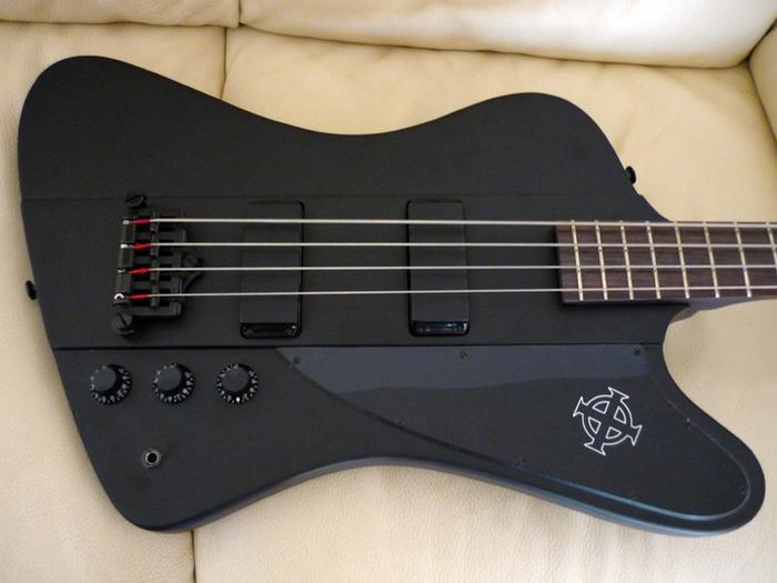 epiphone-goth-thunderbird-iv-243944.jpg