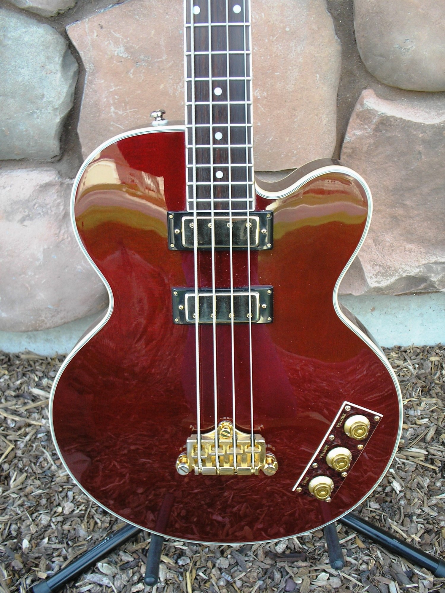 Epiphone Rumblekat body.jpg