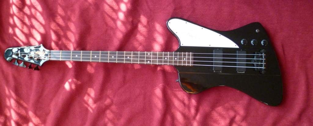 EPIPHONE Thunderbird IV black kompr. -01.JPG