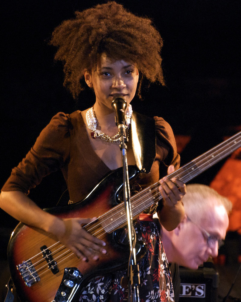 Esperanza_Spalding%2C_2009.jpg