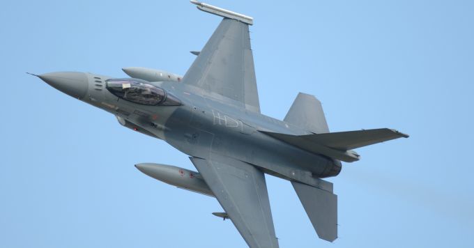 F-16-Fighting-Falcon.jpg