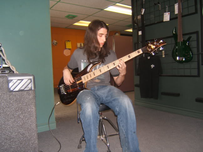 F-Bass052.jpg