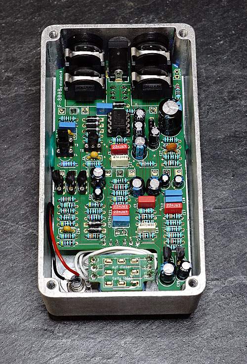 f800b_125b_open.jpg