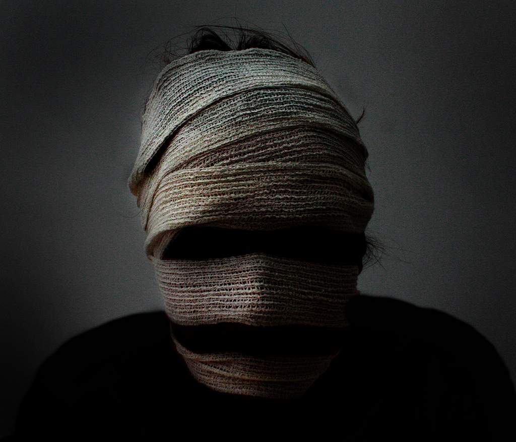 Faceless.jpg