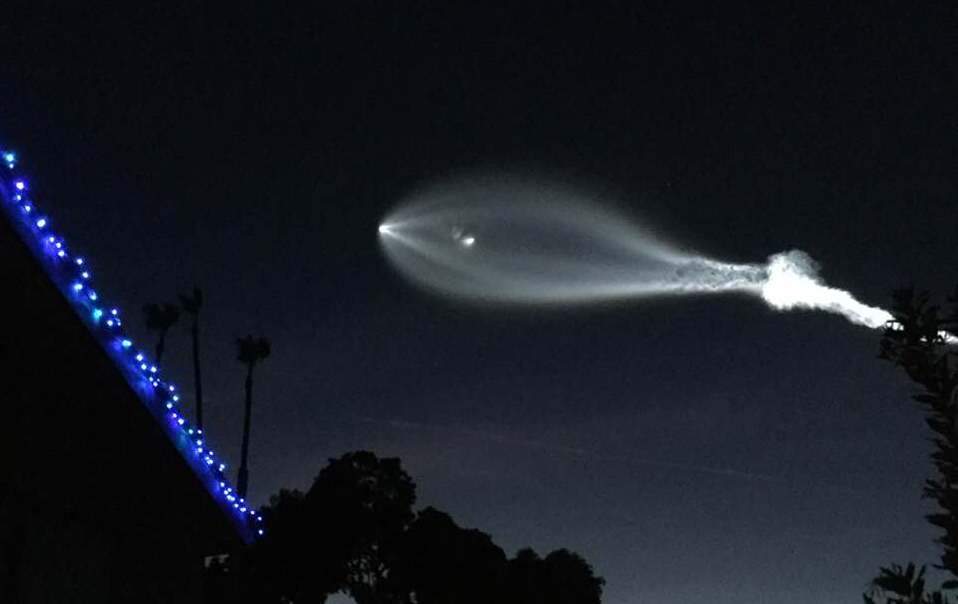 Falcon 9 space x.jpg