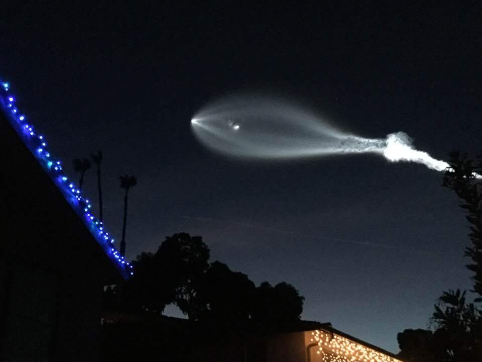 Falcon 9 space x.jpg
