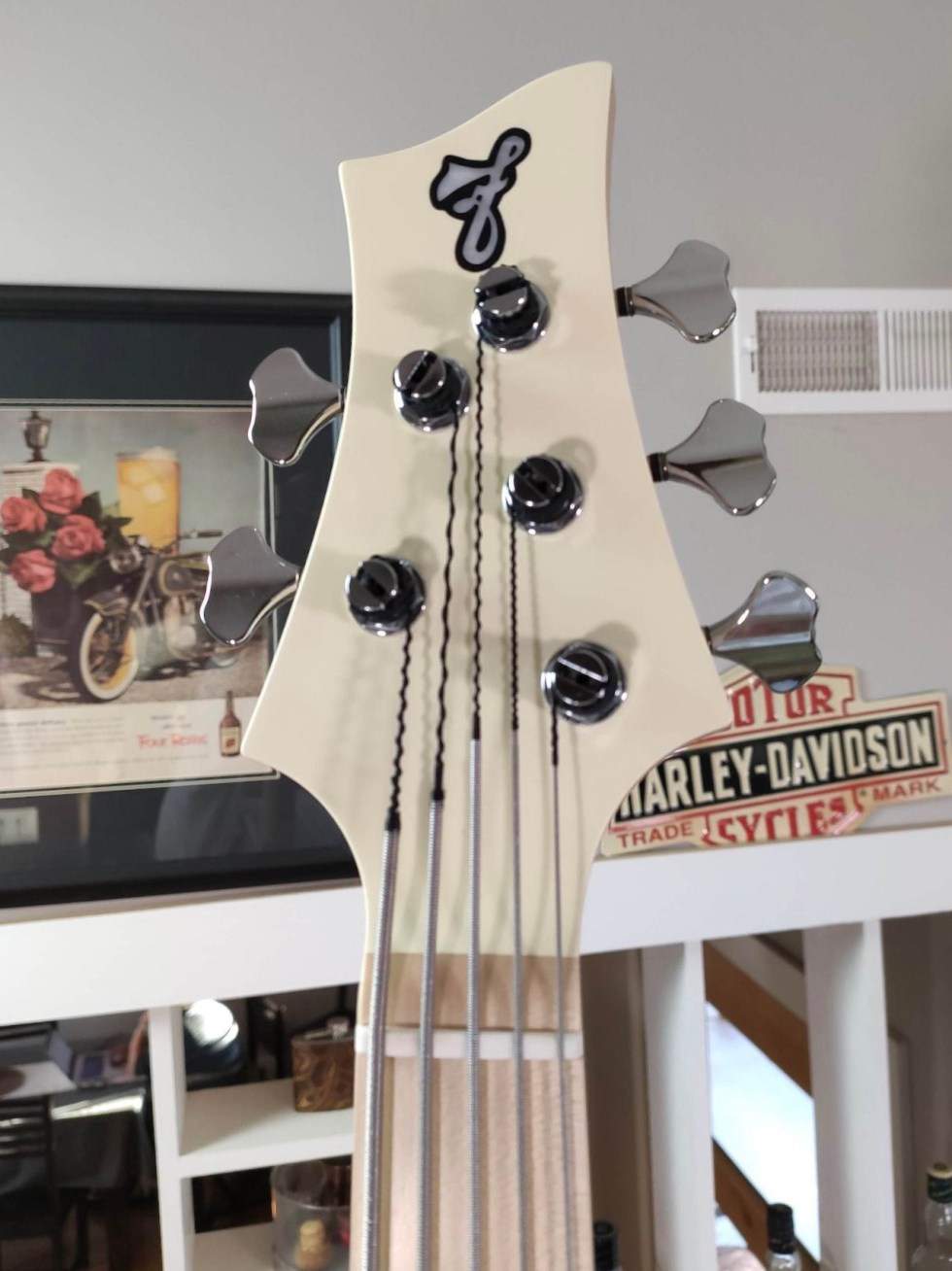 FBass BN5 Flat Carve top 06.jpeg